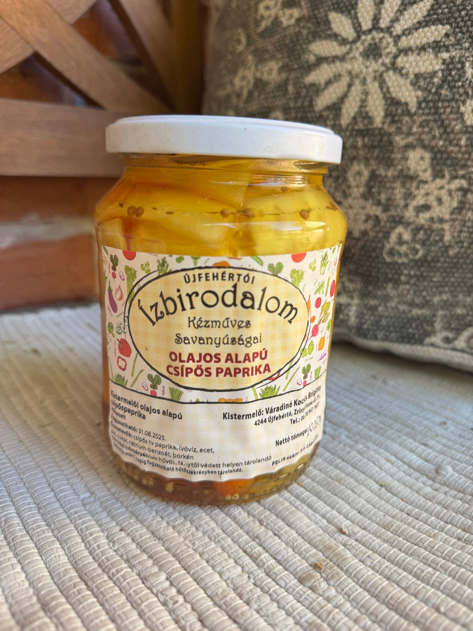 Olajos Alapú Csípős Paprika